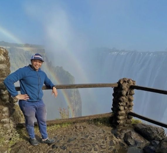 Victoria Falls : Scenic Day Tour, Lunch & Helicopter Flight